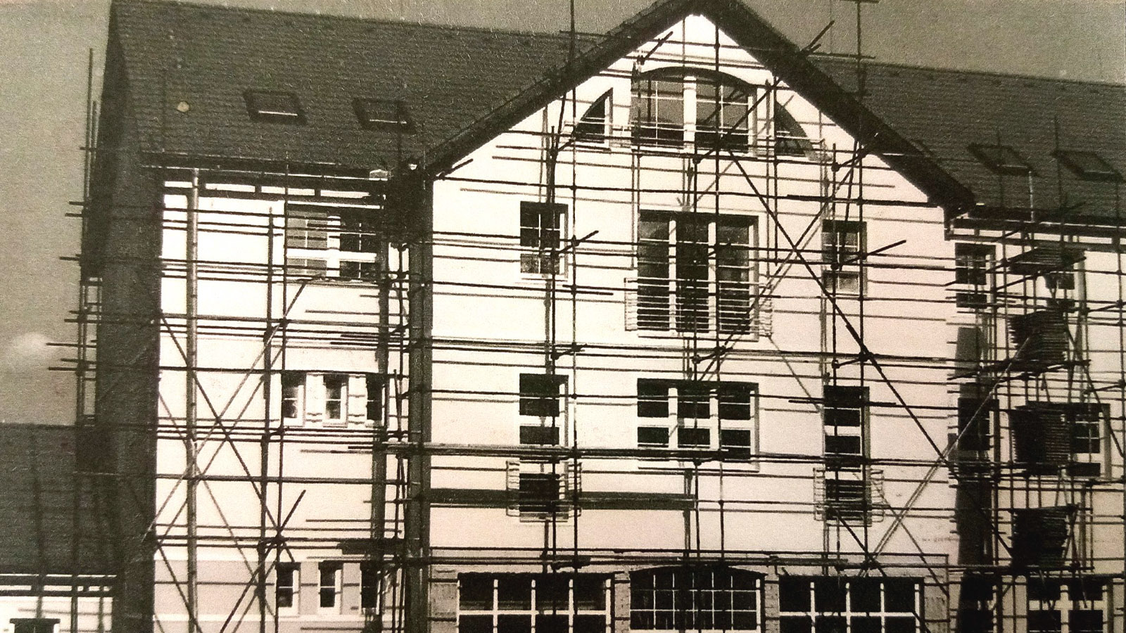 1996 - Stavba oratória napreduje