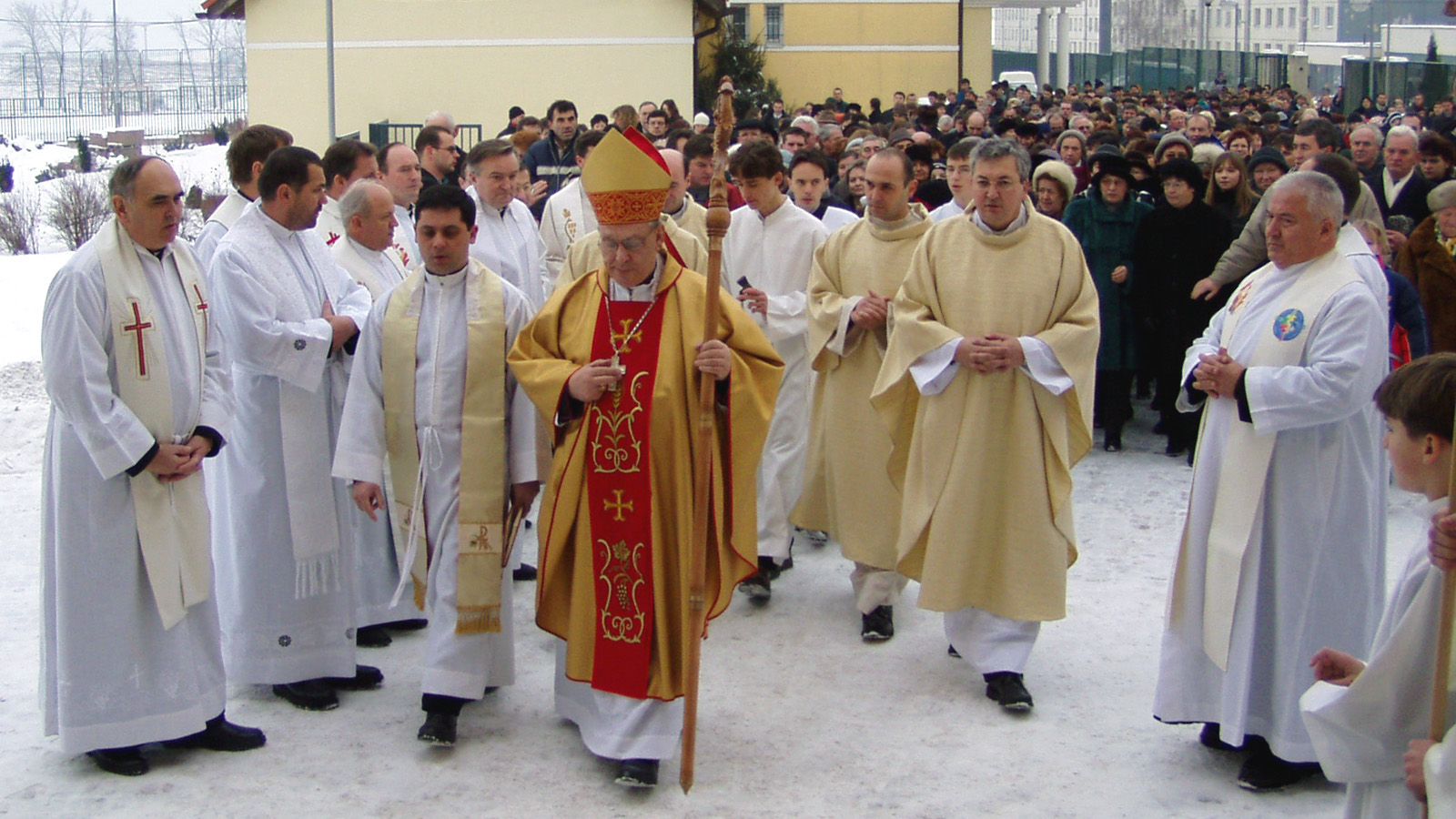2002 - Vysvätený kostol Panny Márie Pomocnice kresťanov